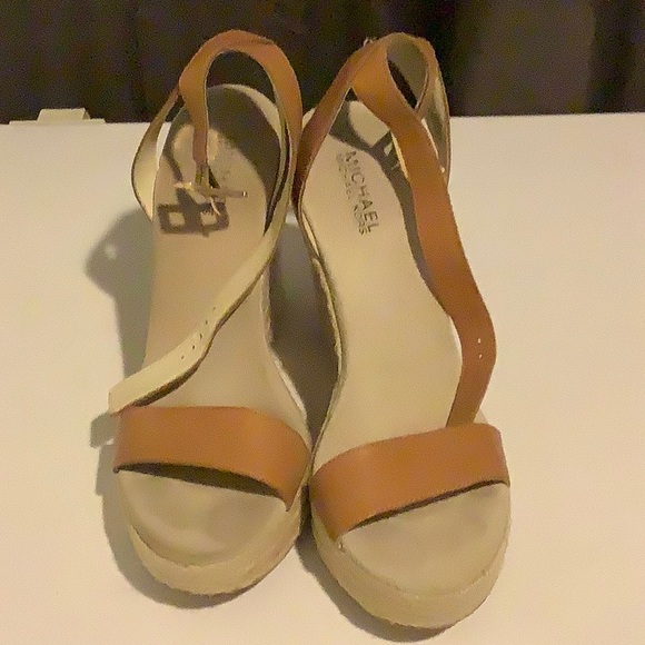 MK Sandals - Picture 1 of 4